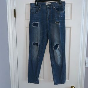 Bullhead Boyfriends Jeans, ripped with patches